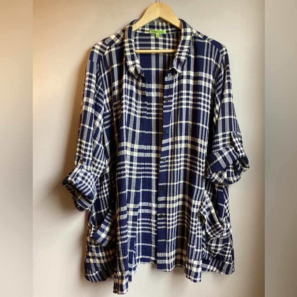 Trisha Tyler Button down - Picture 9 of 11